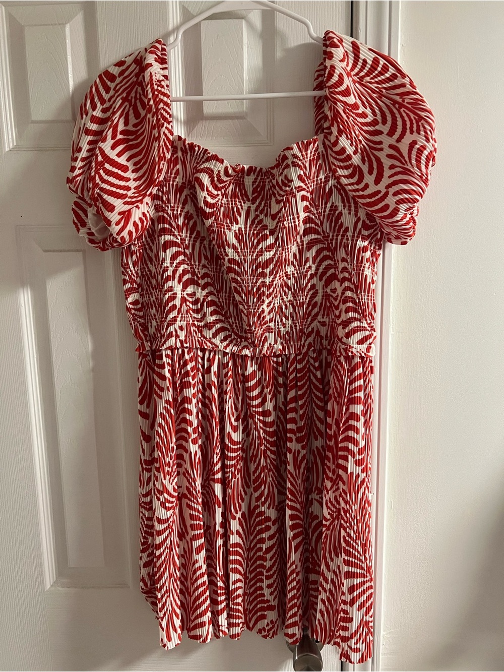 H&M Red and White Puff-Sleeve Mini Dress